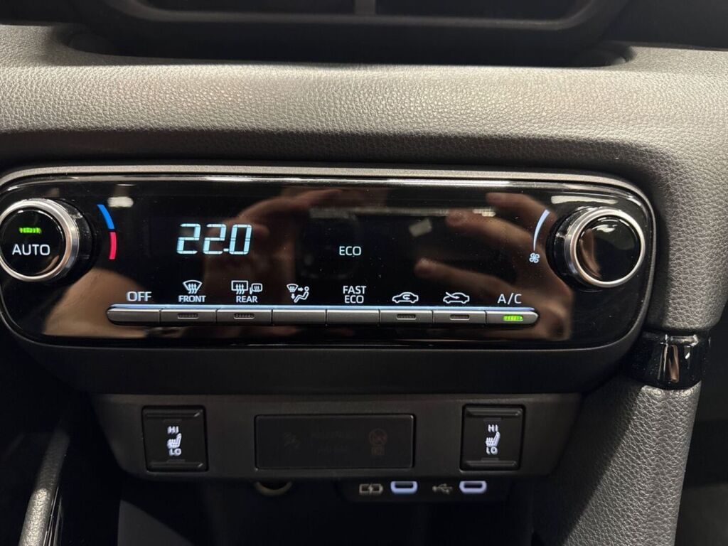 Toyota Yaris 2024 Harmaa