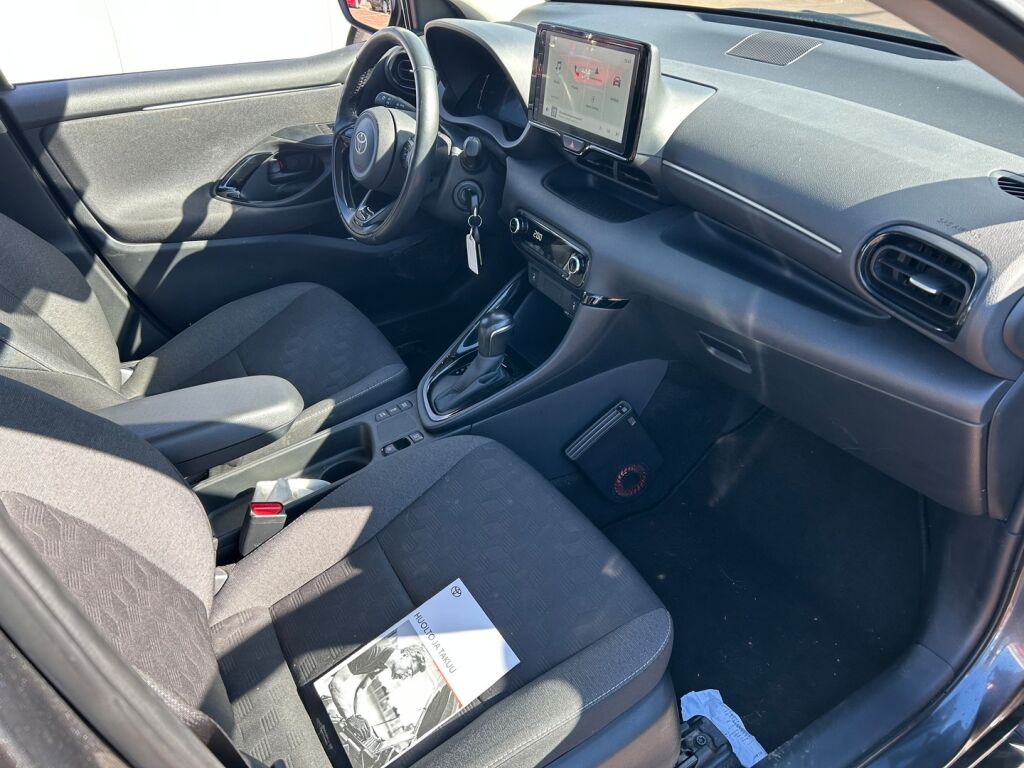 Toyota Yaris 2024 Harmaa