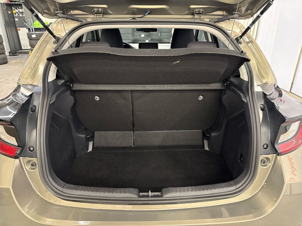 Toyota Yaris 2024 Ruskea (beige)