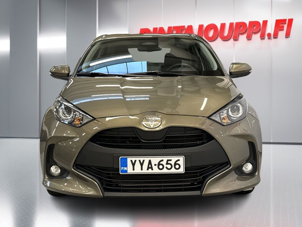 Toyota Yaris 2024 Ruskea (beige)