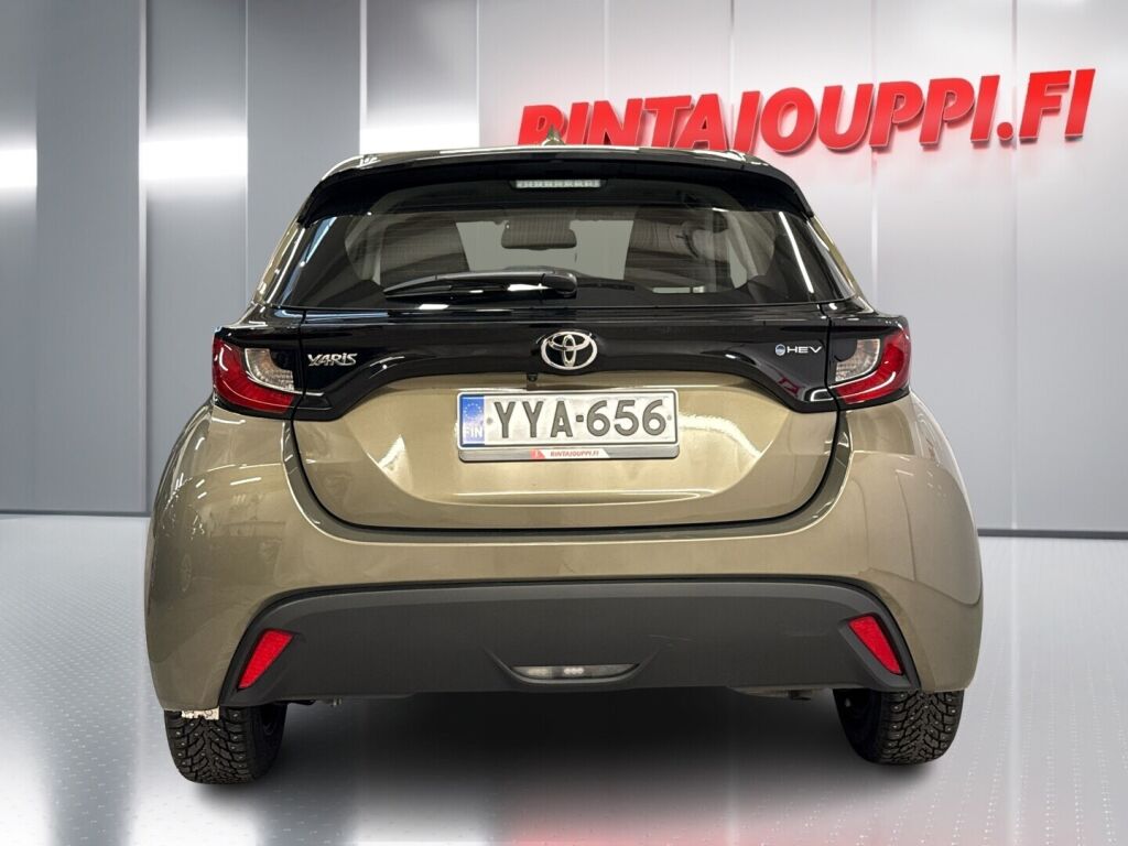 Toyota Yaris 2024 Ruskea (beige)