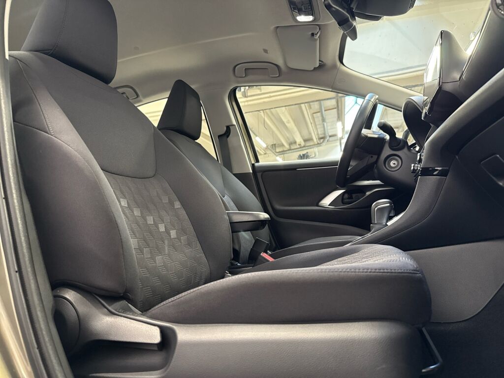 Toyota Yaris 2024 Ruskea (beige)