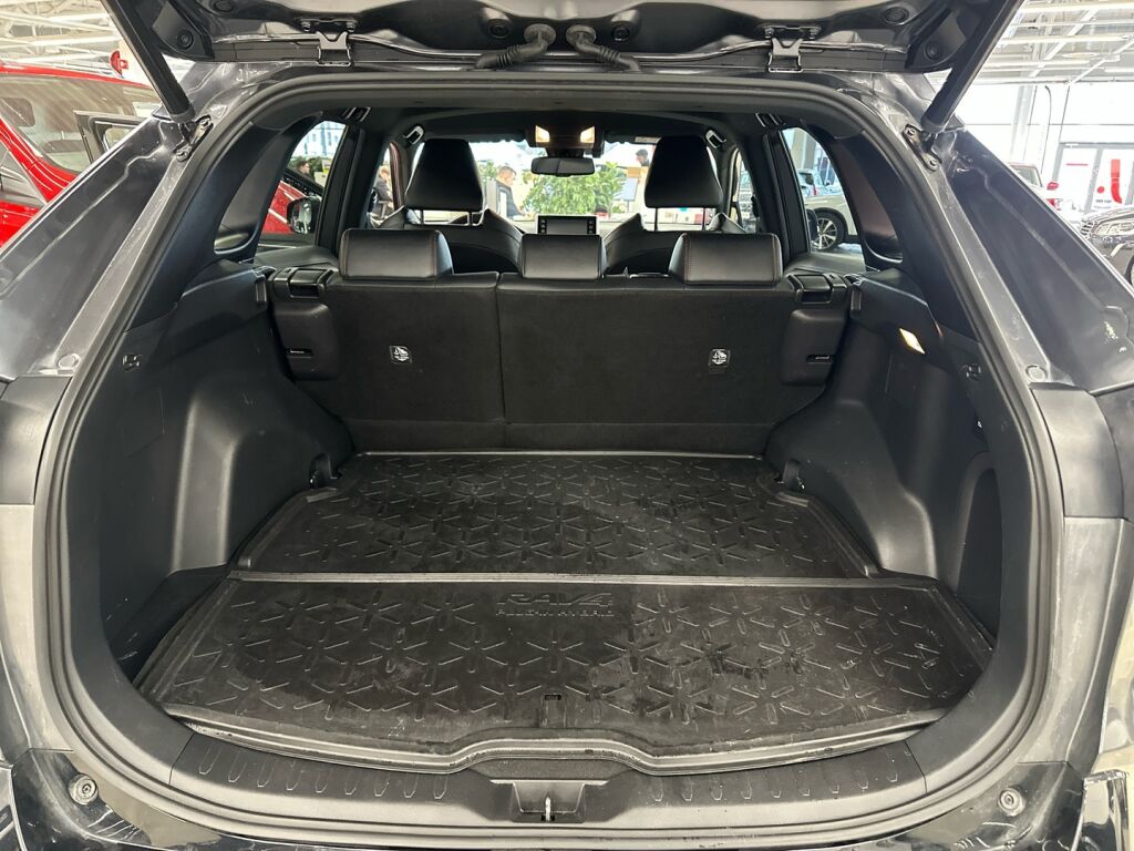 Toyota RAV4 Plug-in 2021 Musta