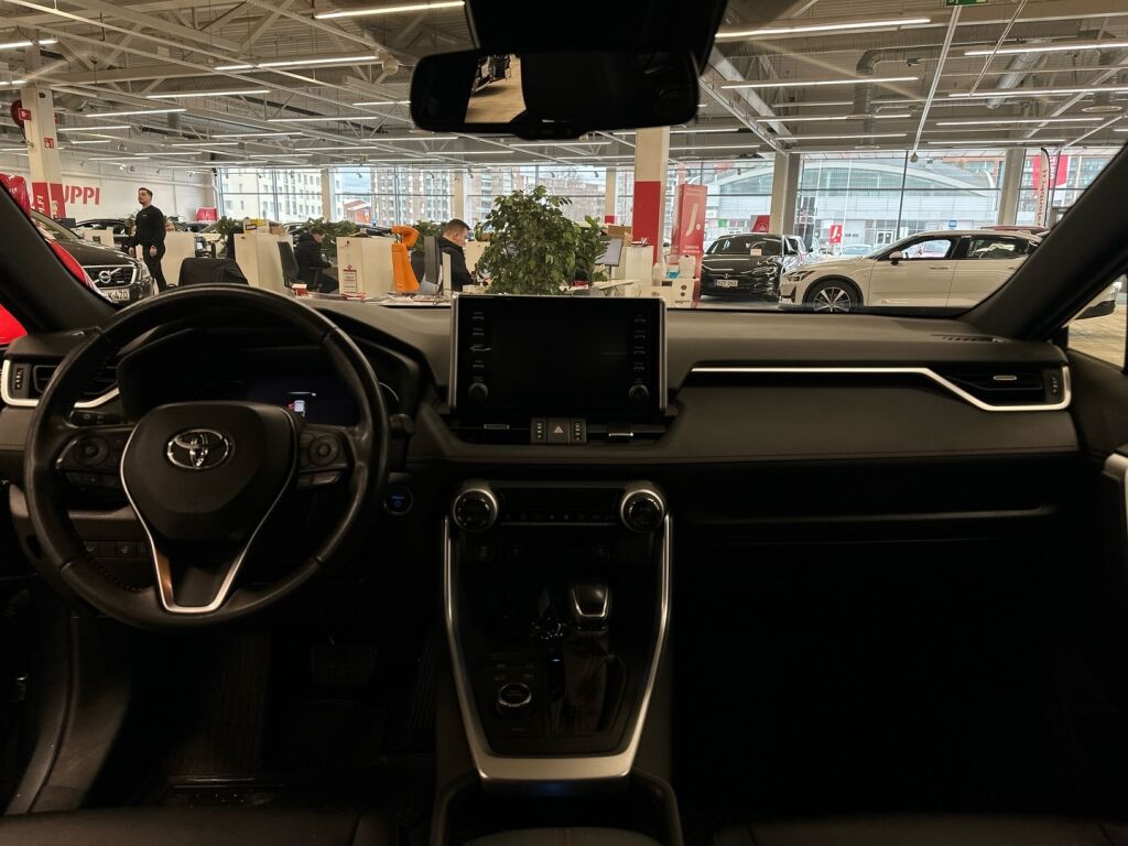 Toyota RAV4 Plug-in 2021 Musta