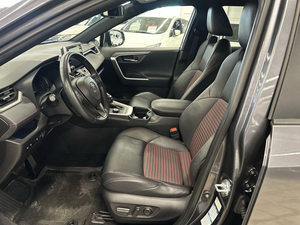 Toyota RAV4 Plug-in 2021 Musta
