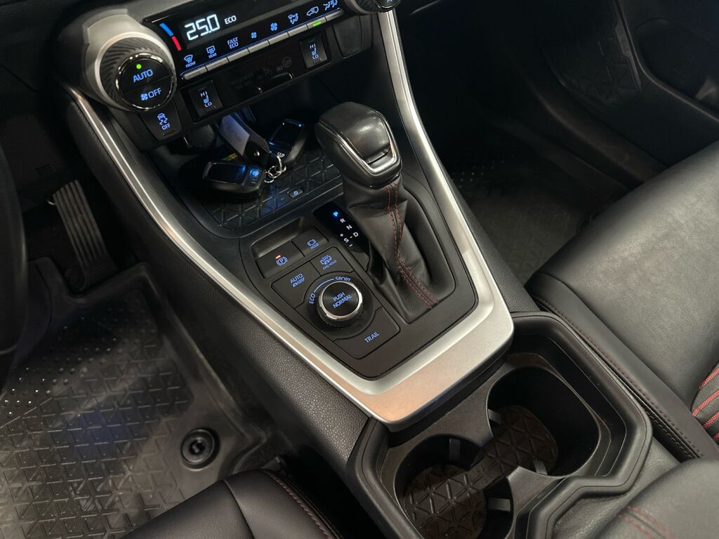Toyota RAV4 Plug-in 2021 Musta
