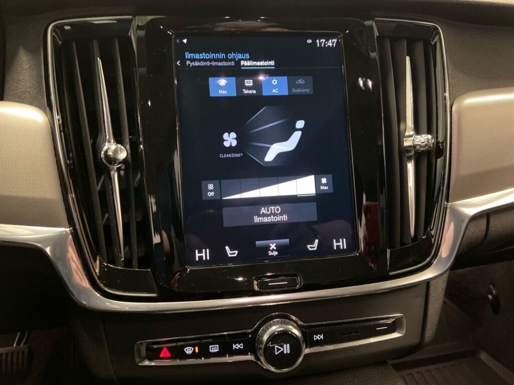 Volvo V90 2021 Musta