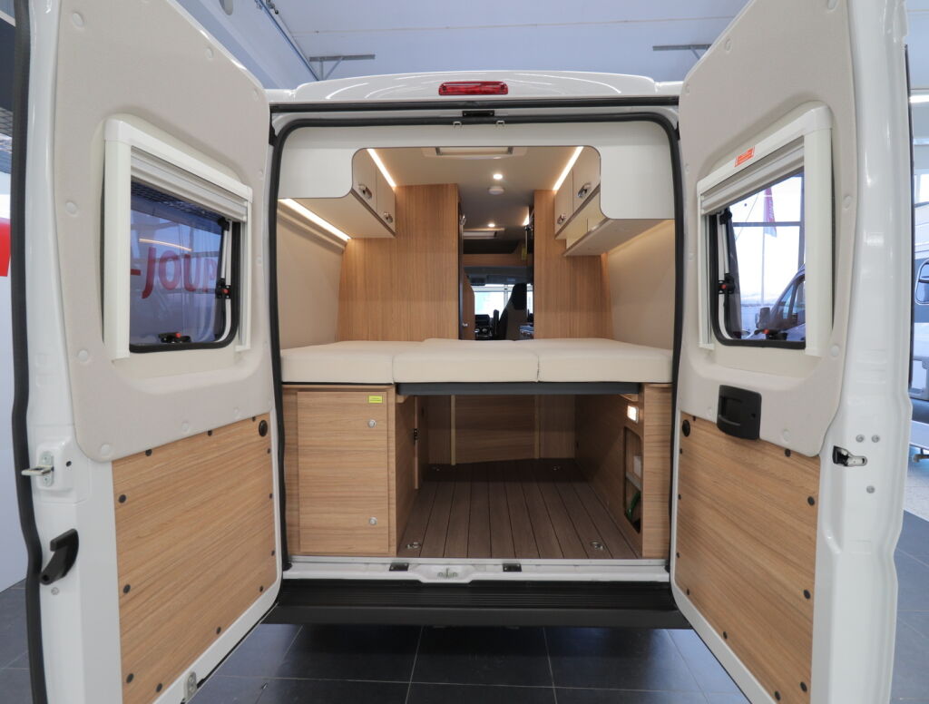 Weinsberg 600 2024 Valkoinen