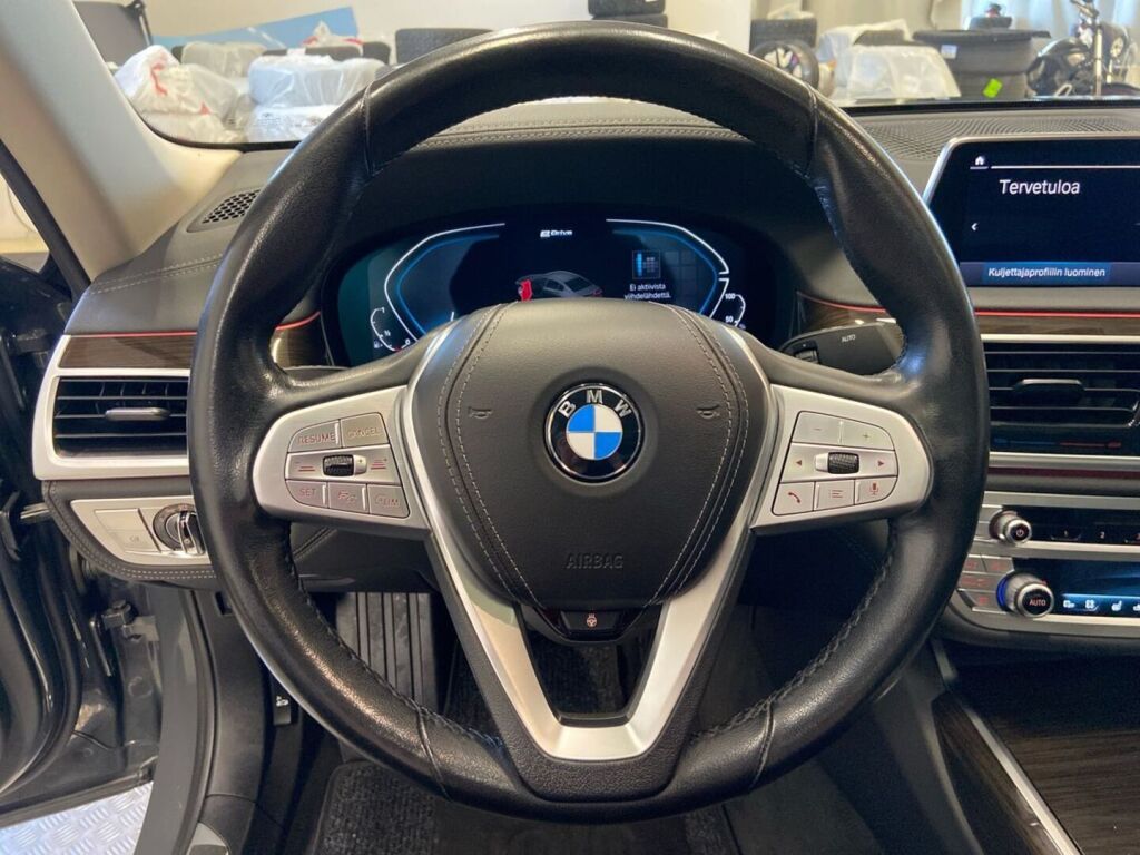 BMW 745 2021 Sininen