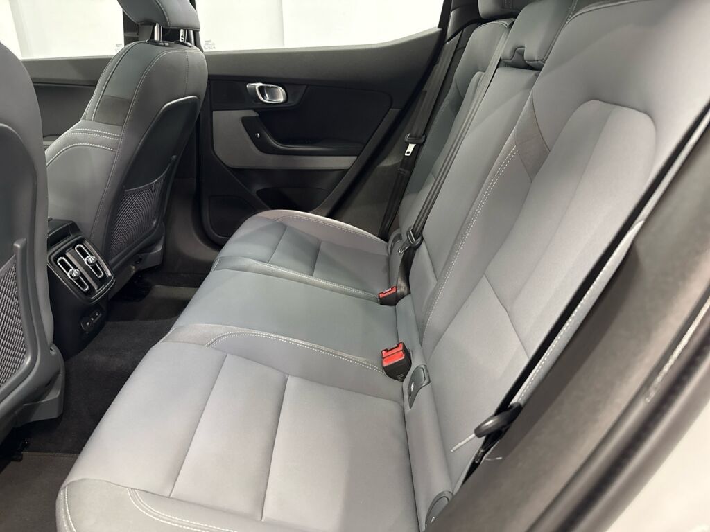 Polestar 2 2022 Valkoinen