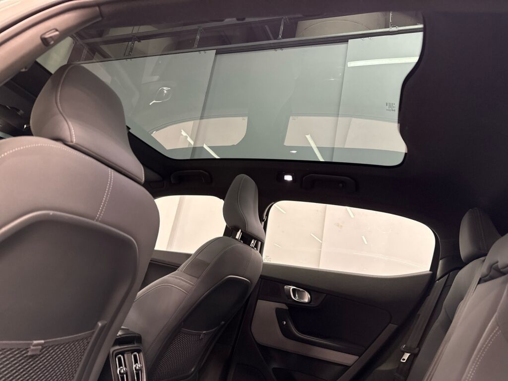 Polestar 2 2022 Valkoinen