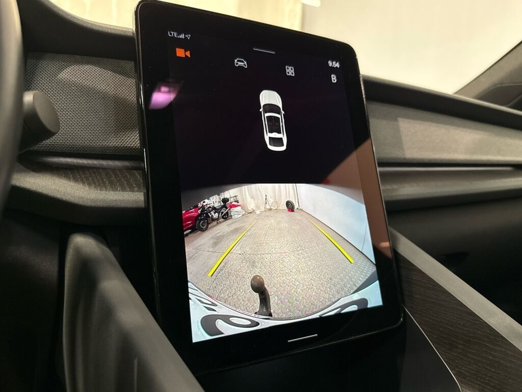 Polestar 2 2022 Valkoinen