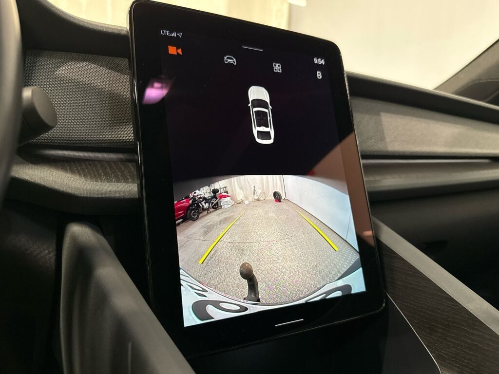 Polestar 2 2022 Valkoinen