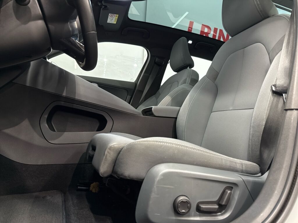 Polestar 2 2022 Valkoinen