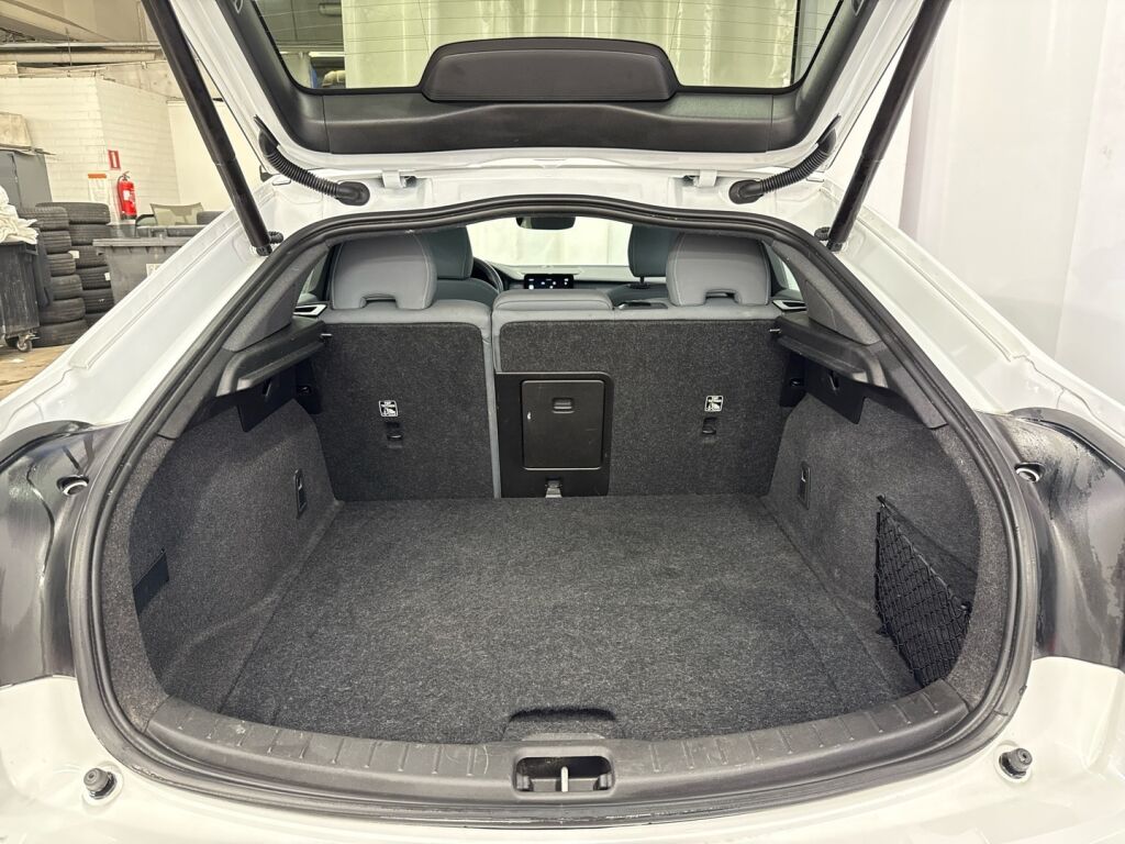 Polestar 2 2022 Valkoinen