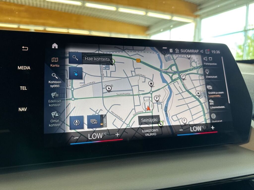 BMW iX1 2023 Valkoinen