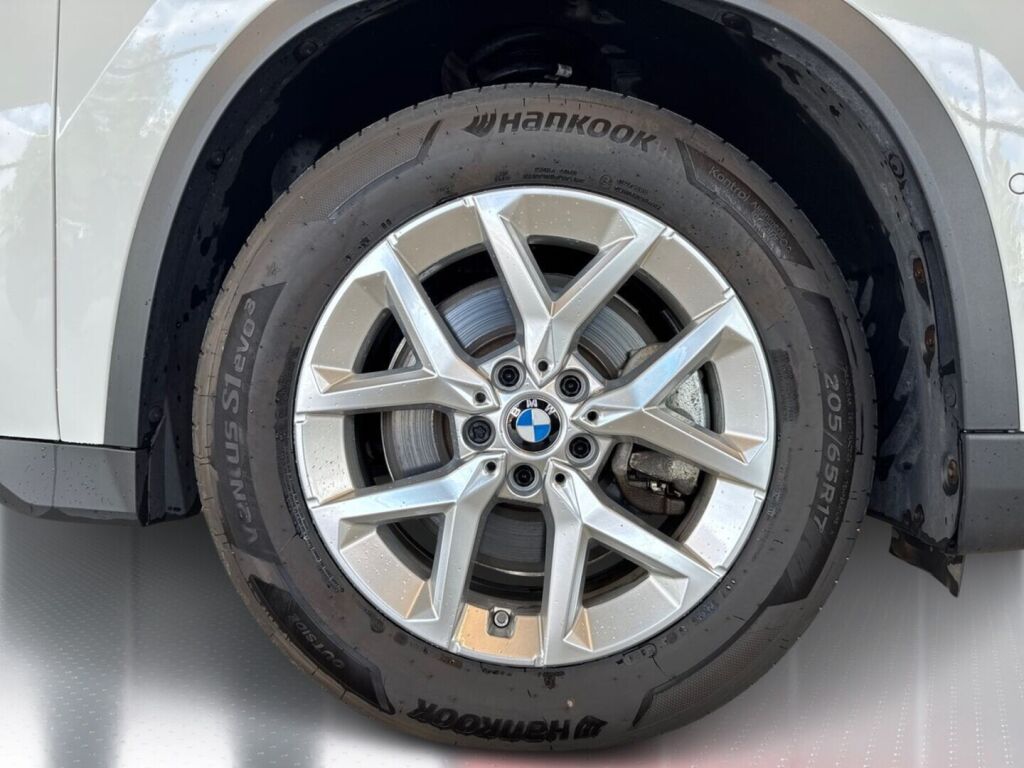 BMW iX1 2023 Valkoinen