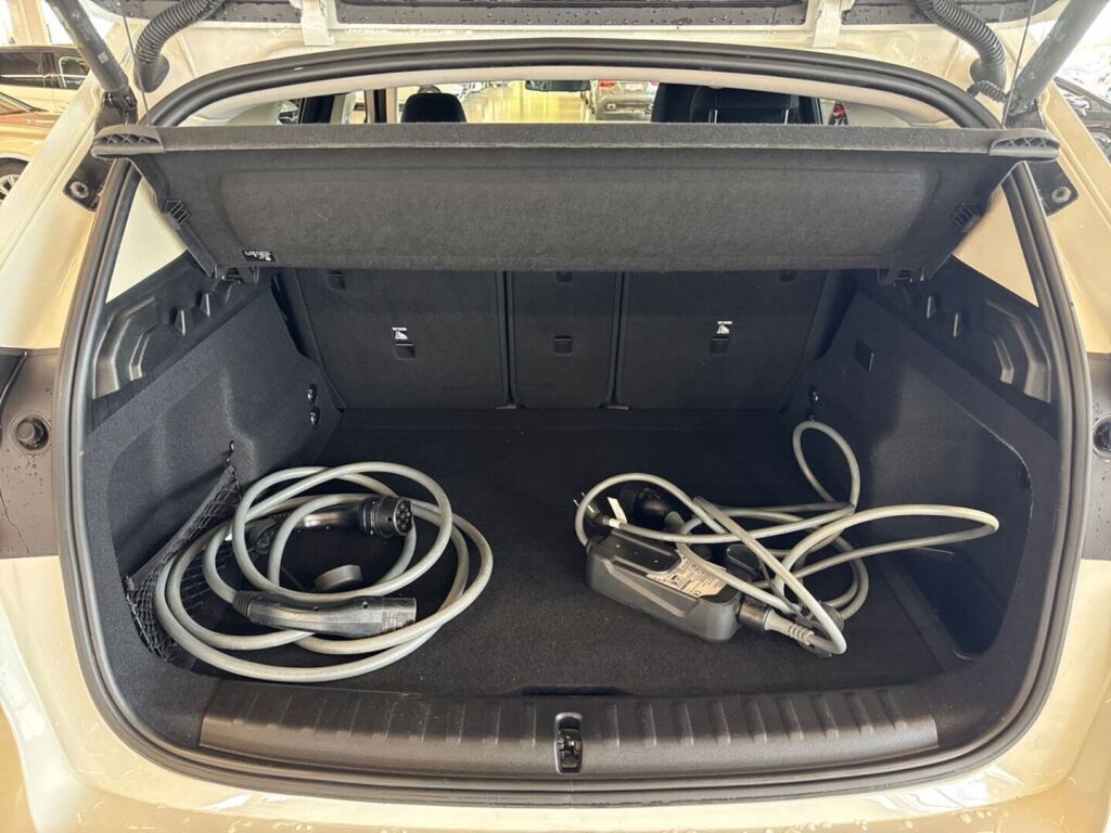 BMW iX1 2023 Valkoinen