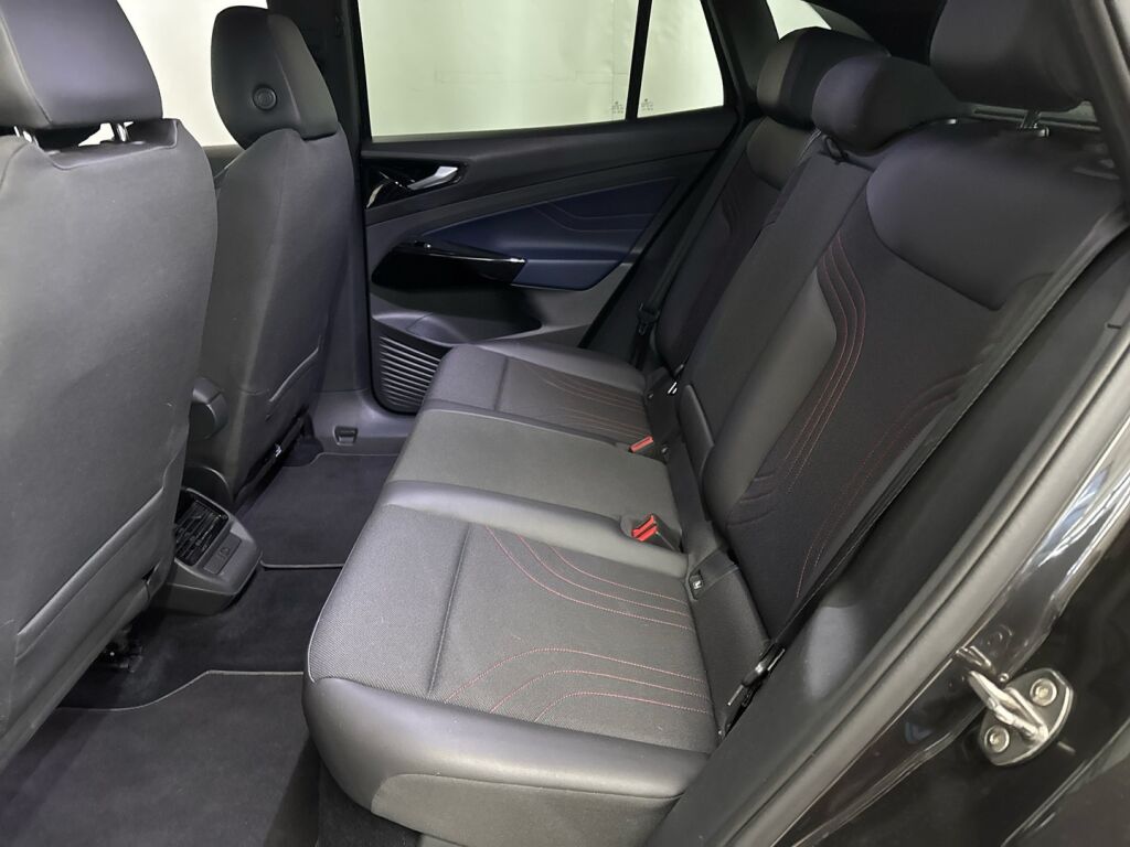 Volkswagen ID.4 2022 Musta
