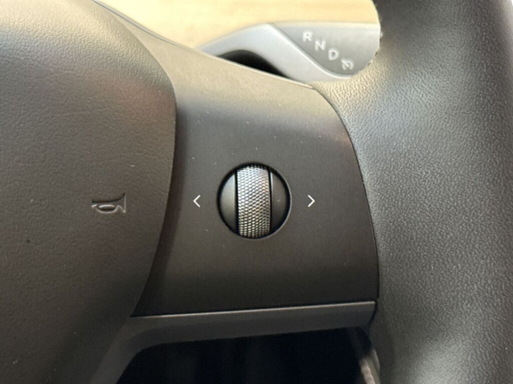 Tesla Model Y 2022 Harmaa
