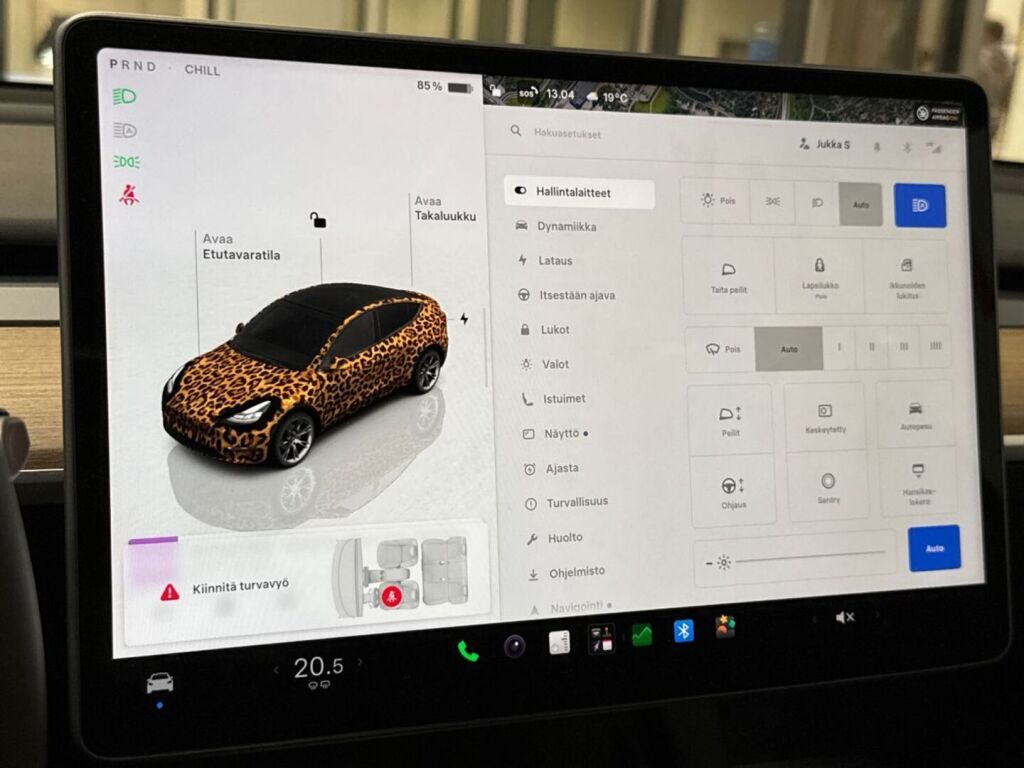 Tesla Model Y 2022 Harmaa