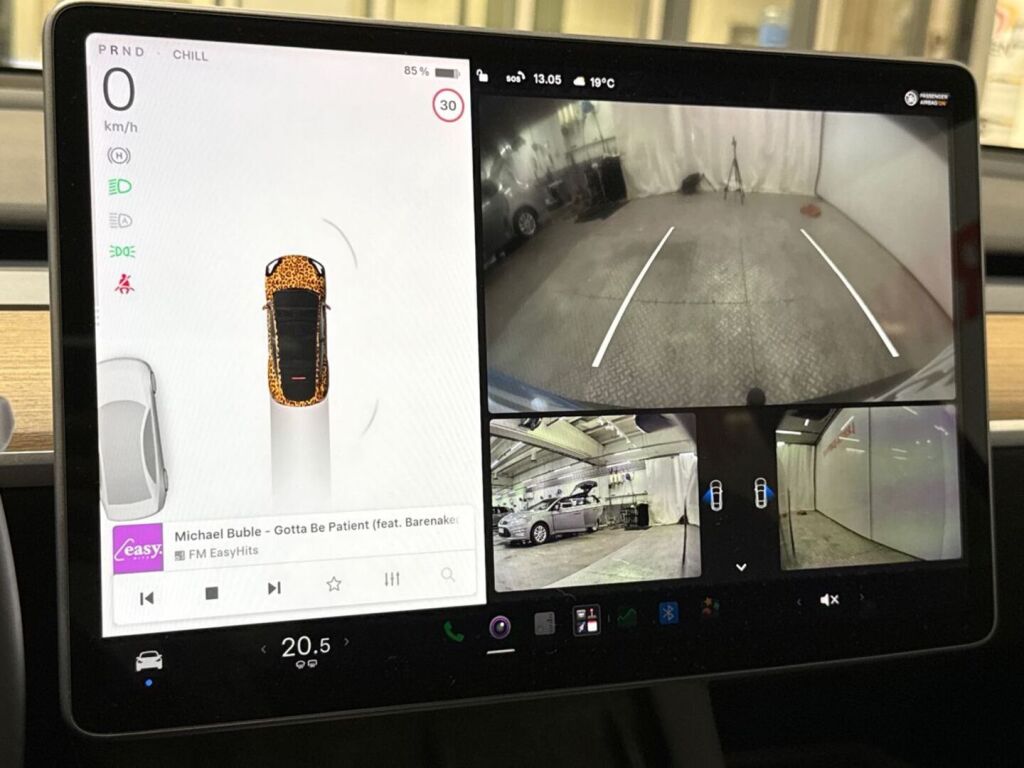 Tesla Model Y 2022 Harmaa