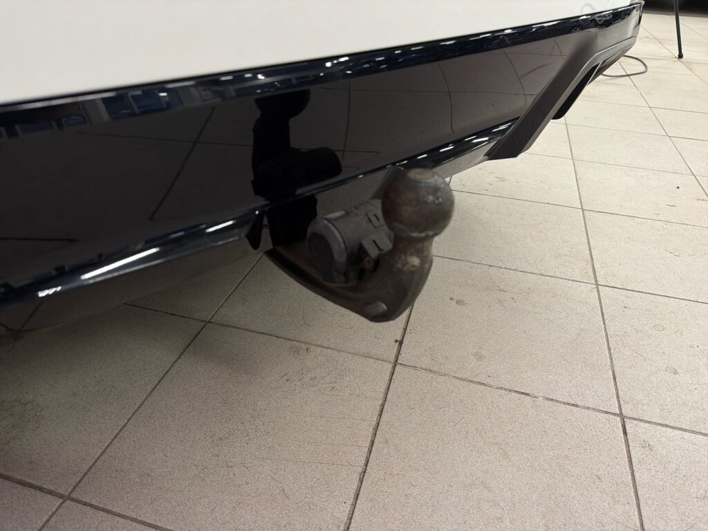 BMW i4 2023 Valkoinen