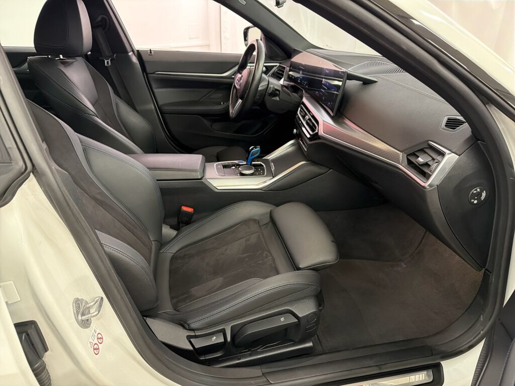 BMW i4 2023 Valkoinen