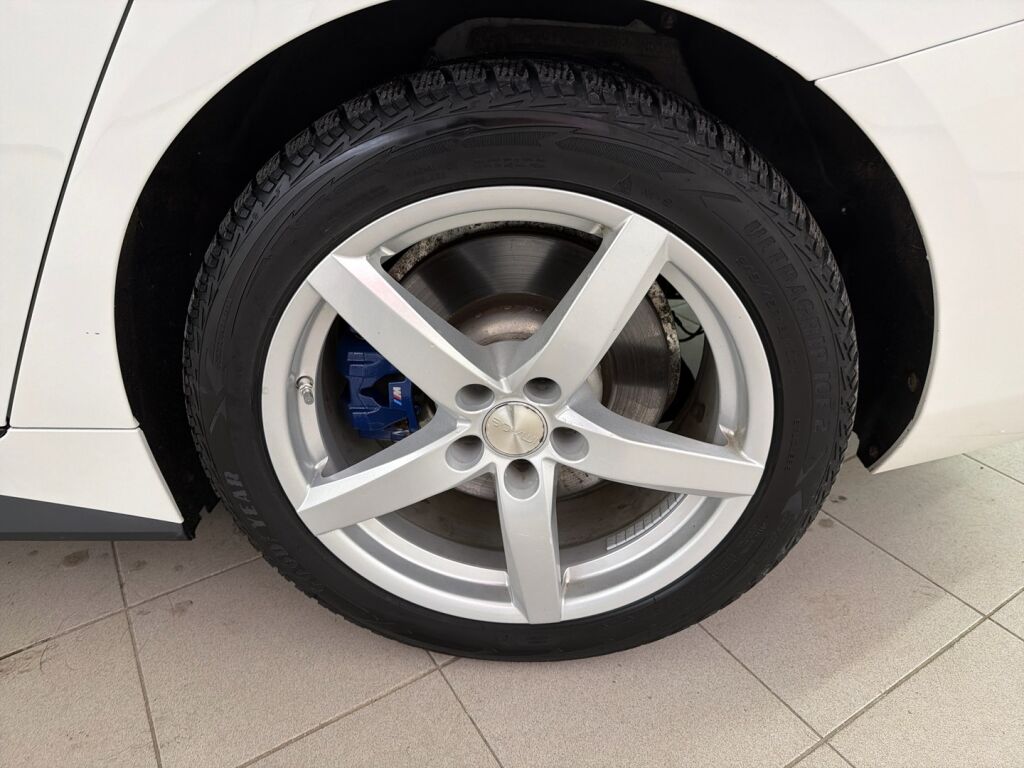 BMW i4 2023 Valkoinen