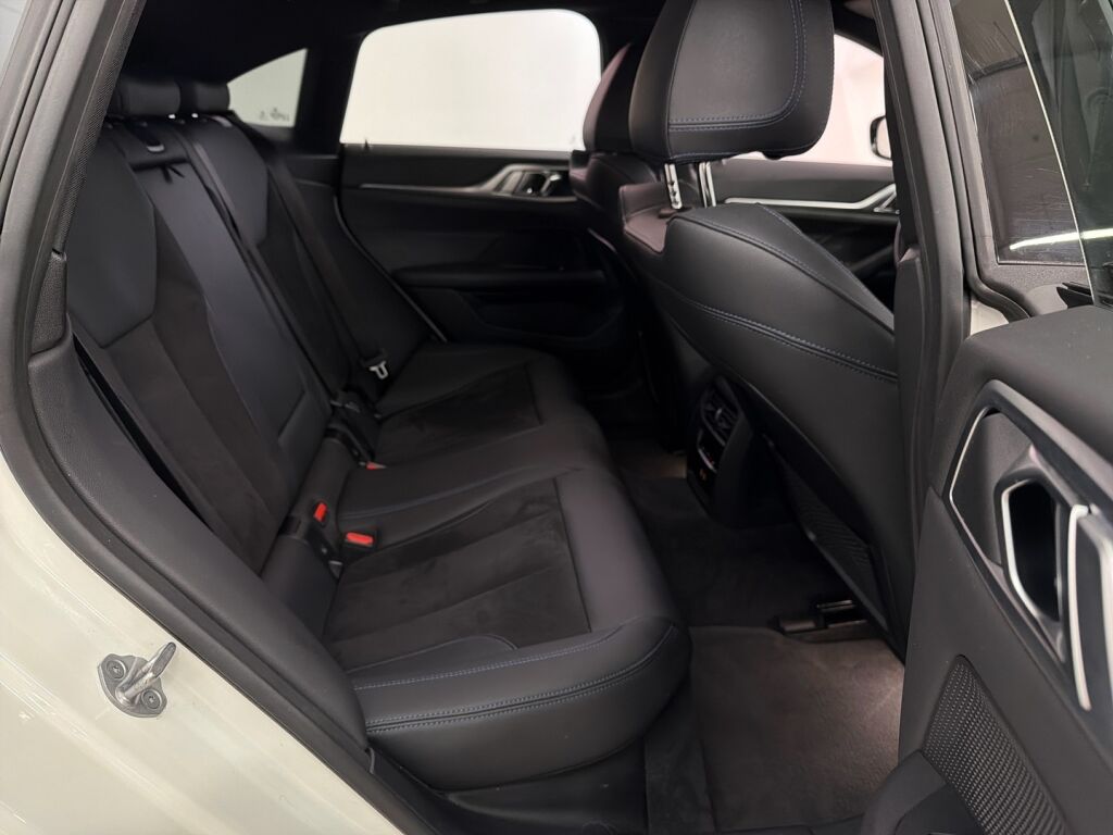 BMW i4 2023 Valkoinen