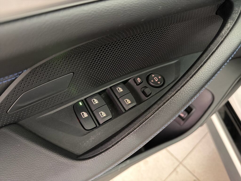 BMW i4 2023 Valkoinen