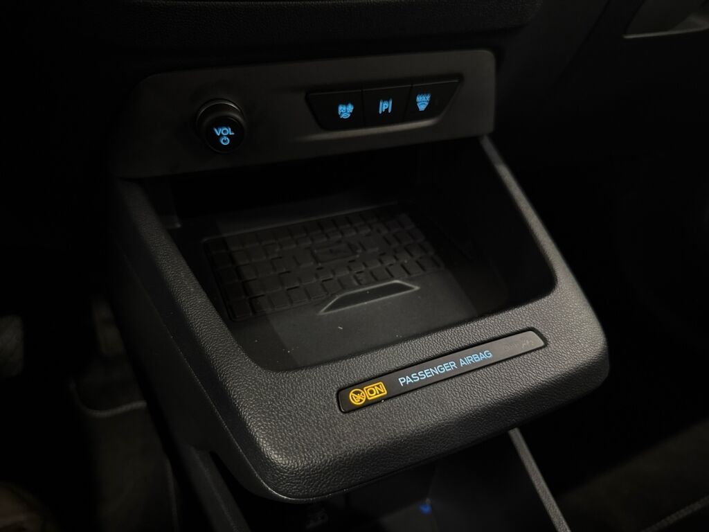 Ford Tourneo Courier 2025 Agate Black