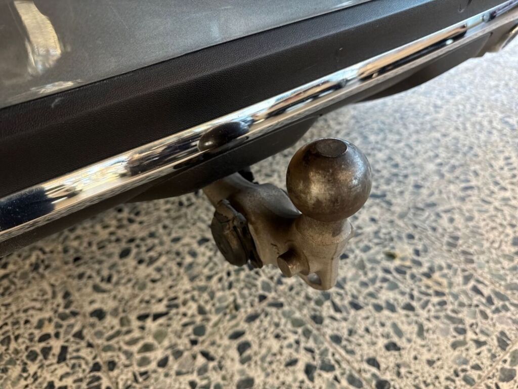 Mercedes-Benz GLC 2017 Metallinhohto Harmaa