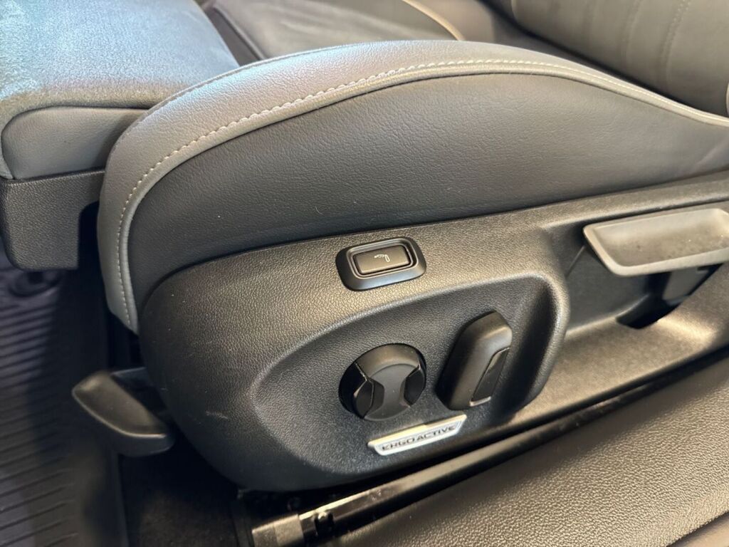 Volkswagen Passat 2024 Musta