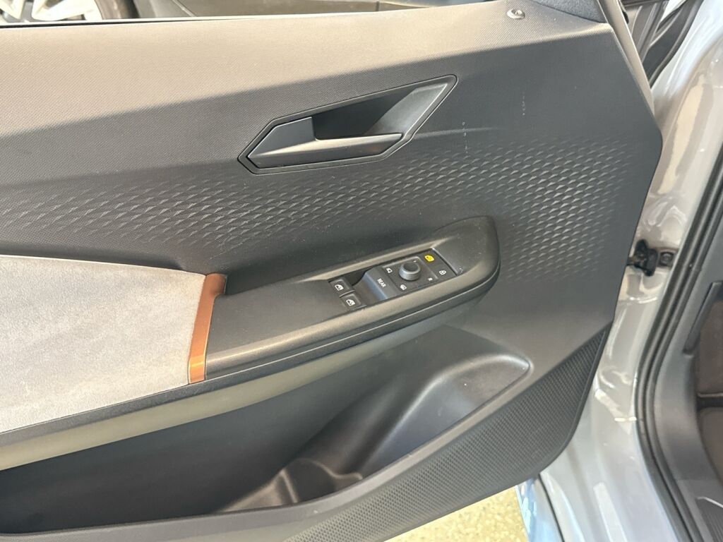 Cupra Born 2024 Harmaa