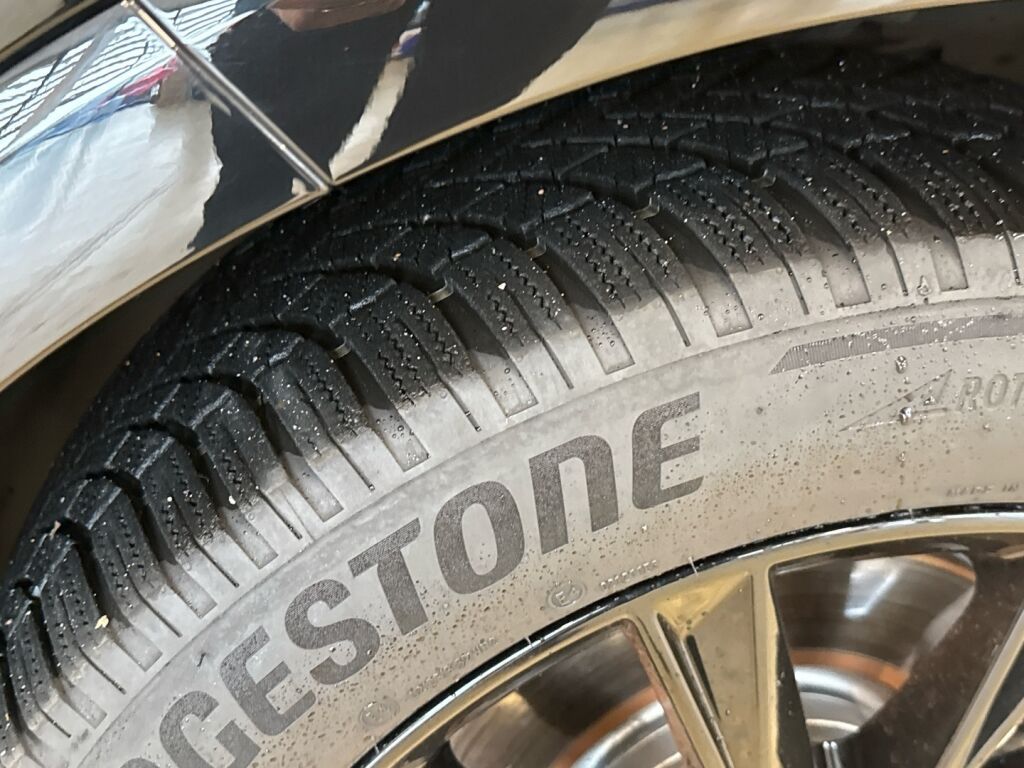 Audi Q4 e-tron 2024 Musta