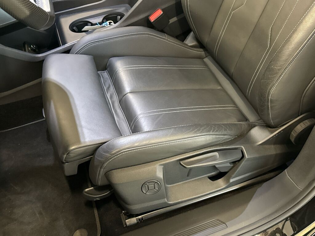 Audi Q4 e-tron 2024 Musta