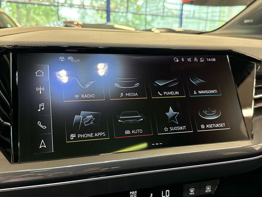 Audi Q4 e-tron 2024 Musta