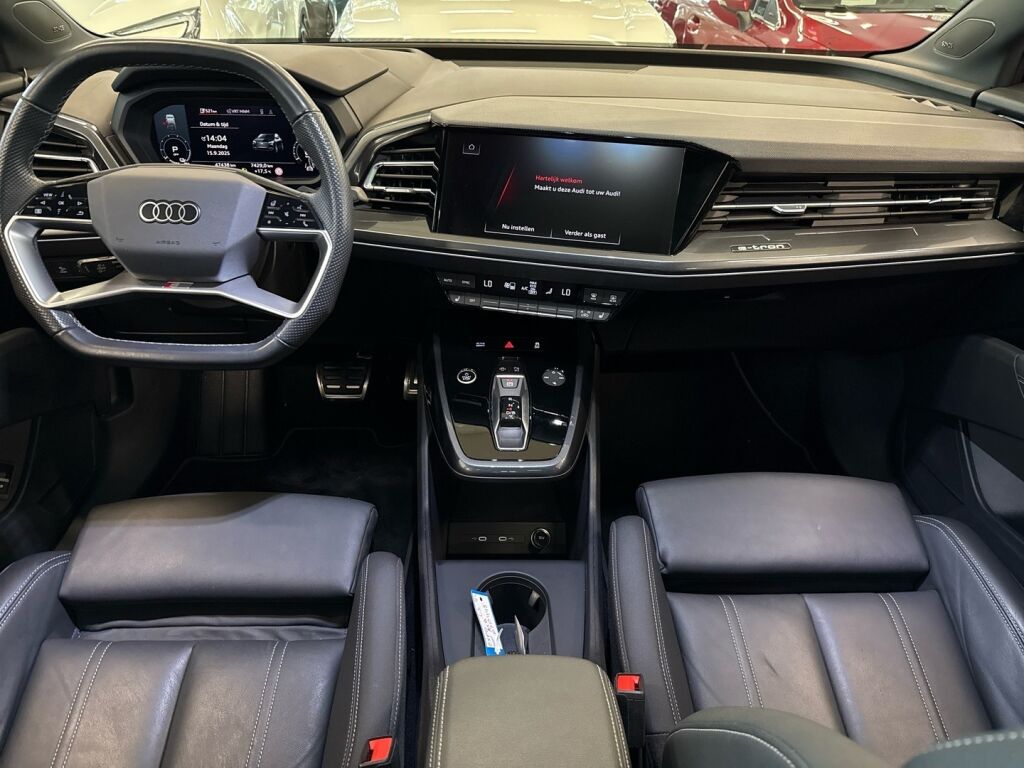 Audi Q4 e-tron 2024 Musta