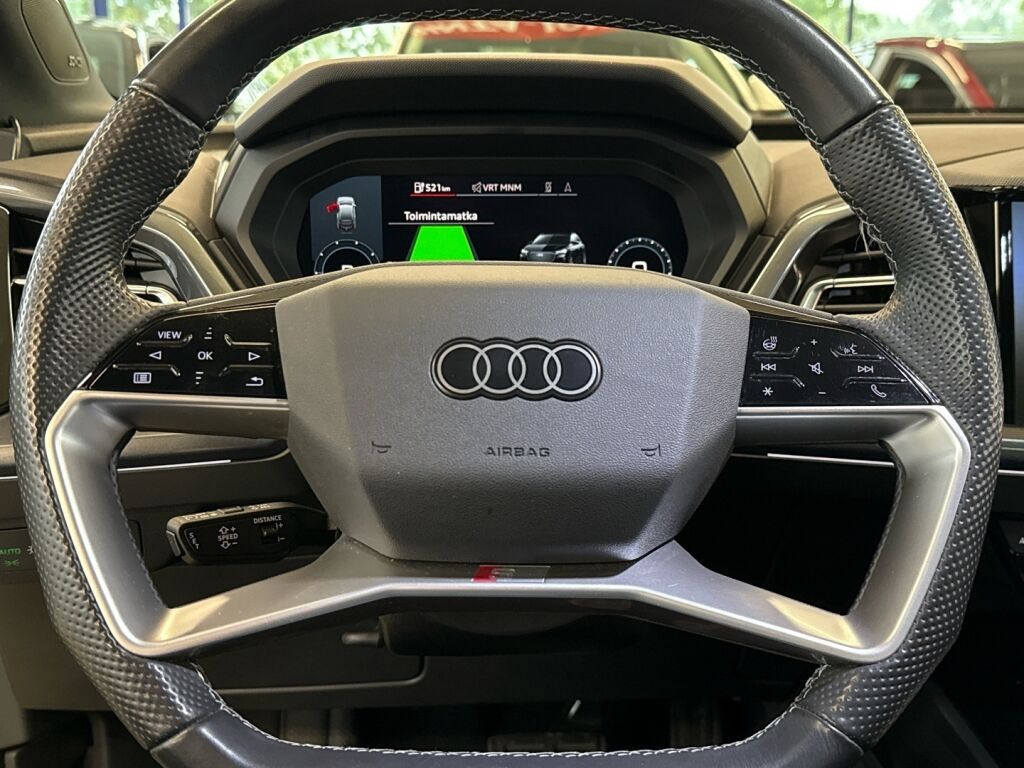 Audi Q4 e-tron 2024 Musta