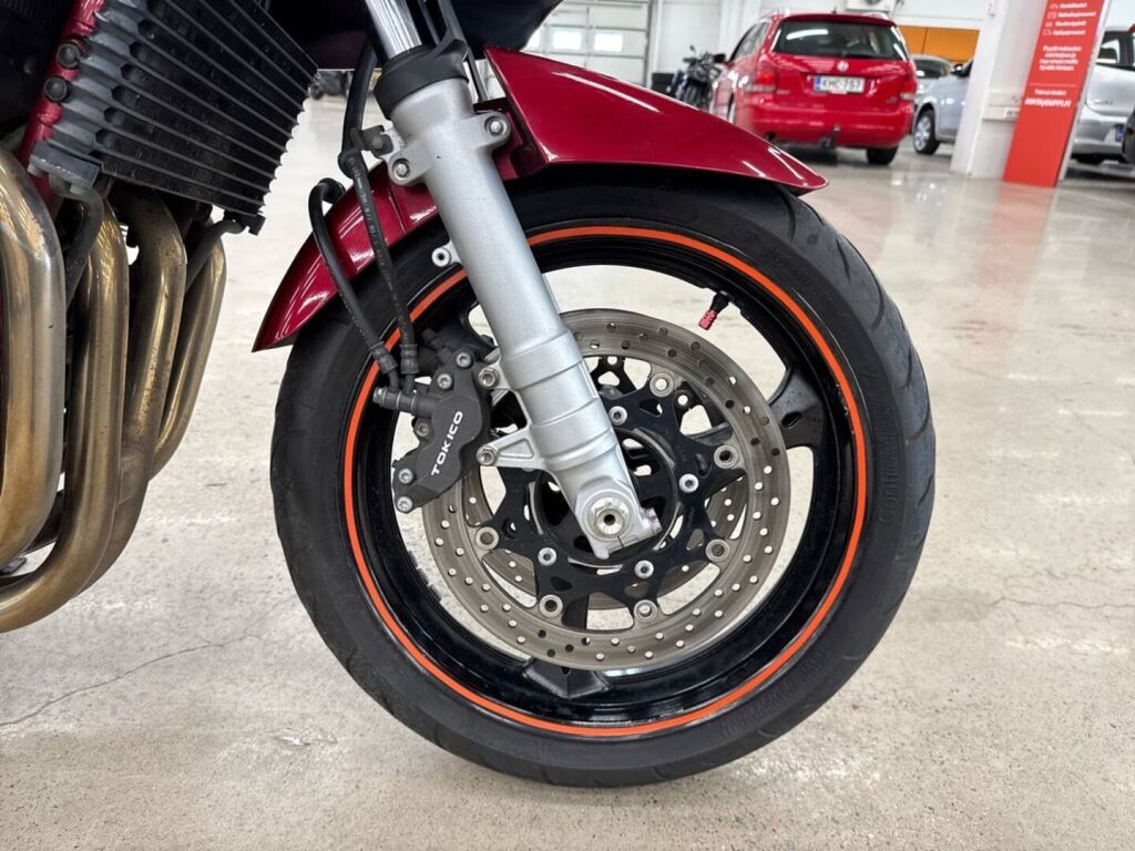 Suzuki GSF 2006 Punainen