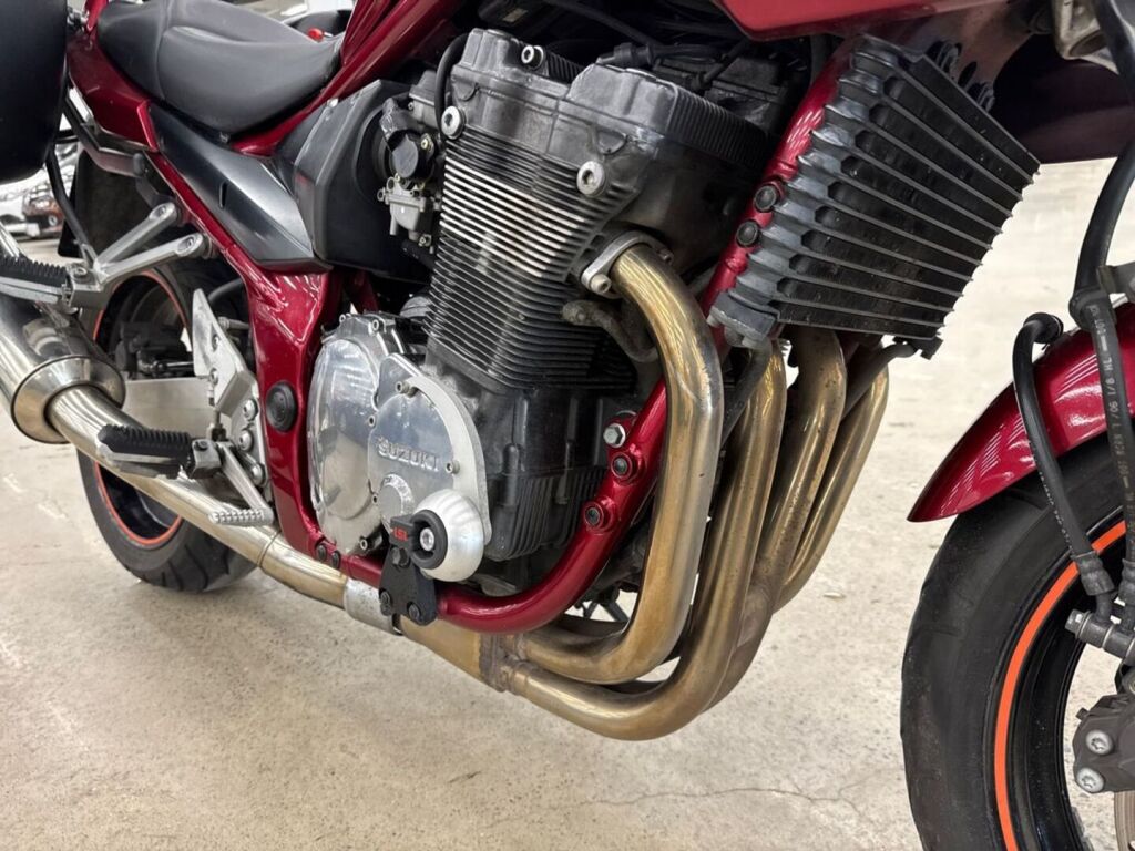 Suzuki GSF 2006 Punainen