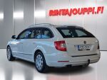 Skoda Superb 2011 Valkoinen