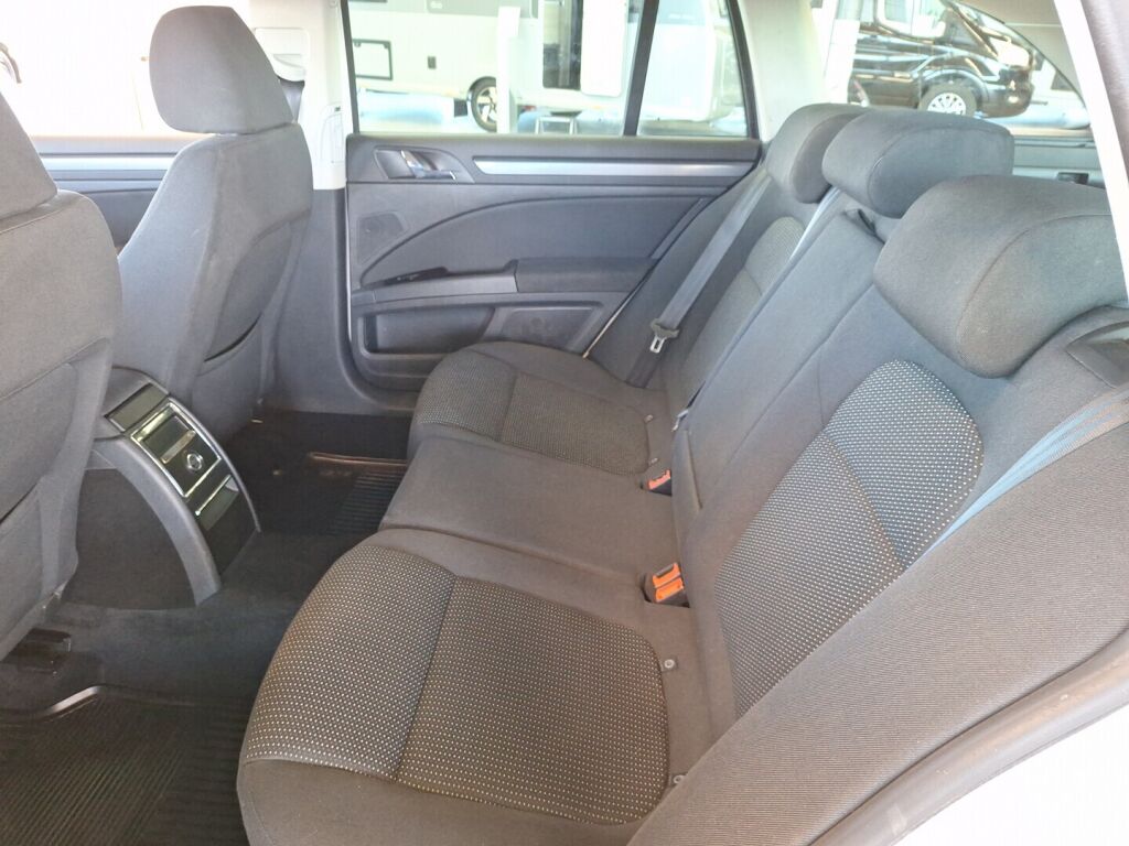 Skoda Superb 2011 Valkoinen