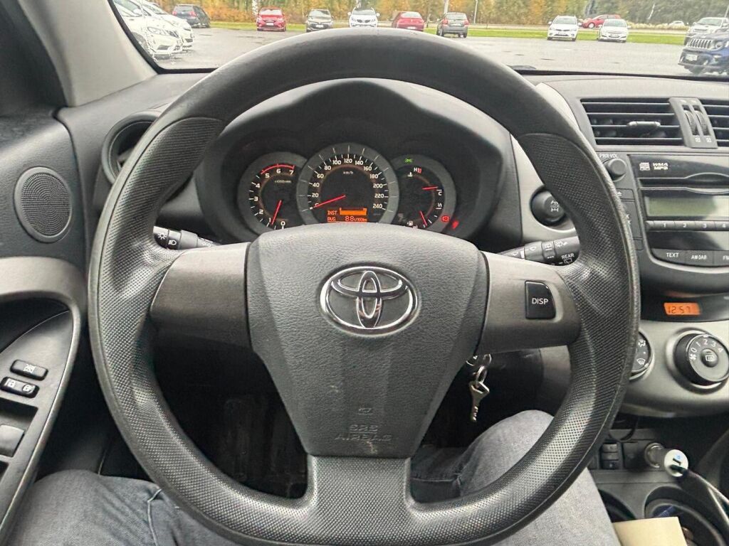 Toyota RAV4 2011 Musta