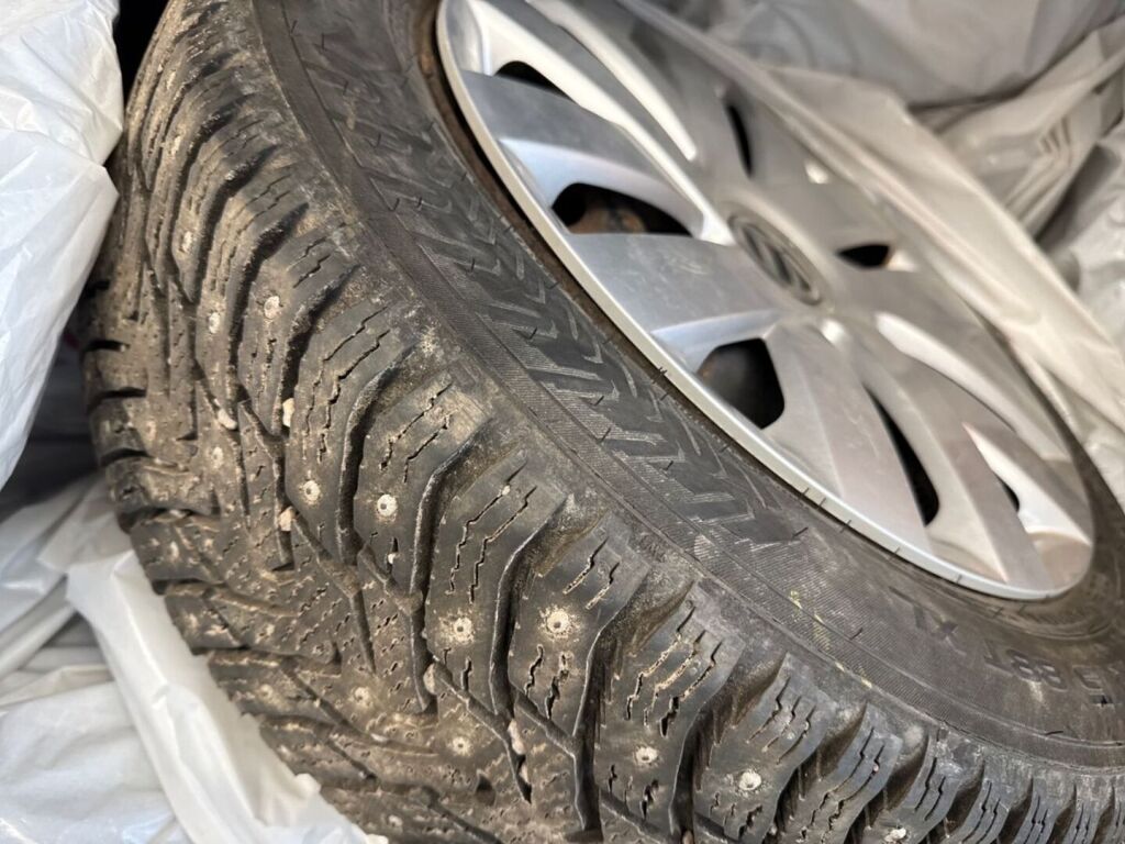 Volkswagen Polo 2011 Metallinhohto Hopea