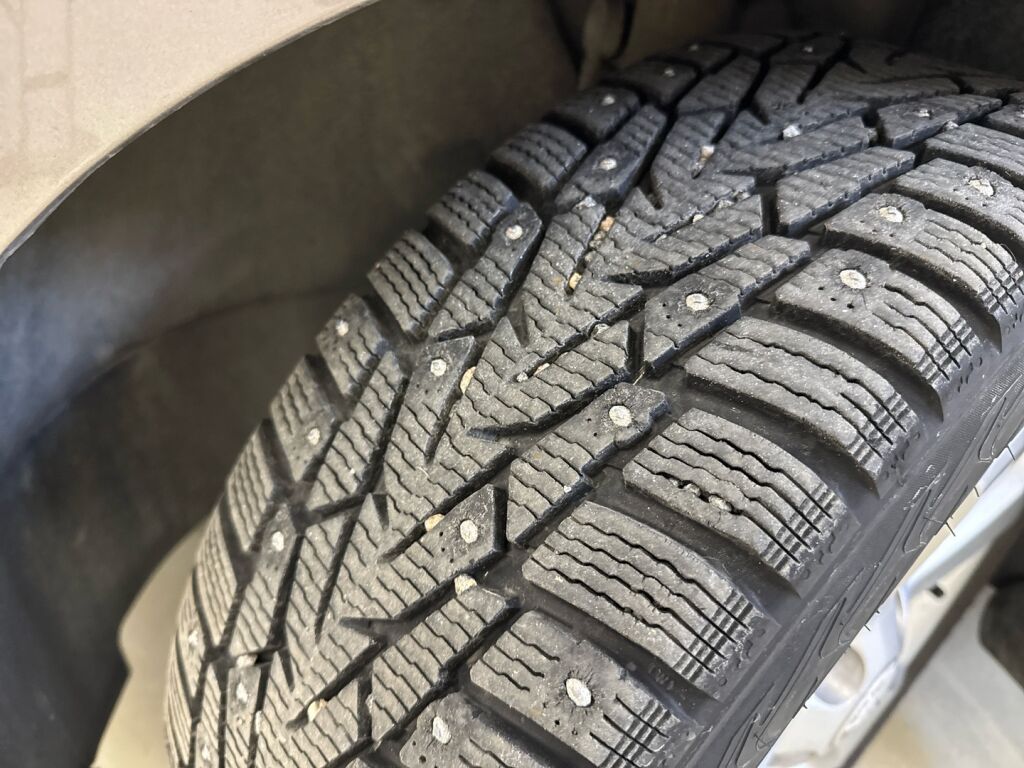 Volkswagen Passat 2011 Ruskea (beige)