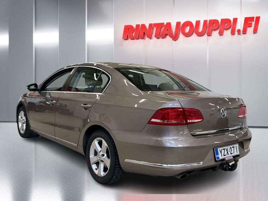 Volkswagen Passat 2011 Ruskea (beige)