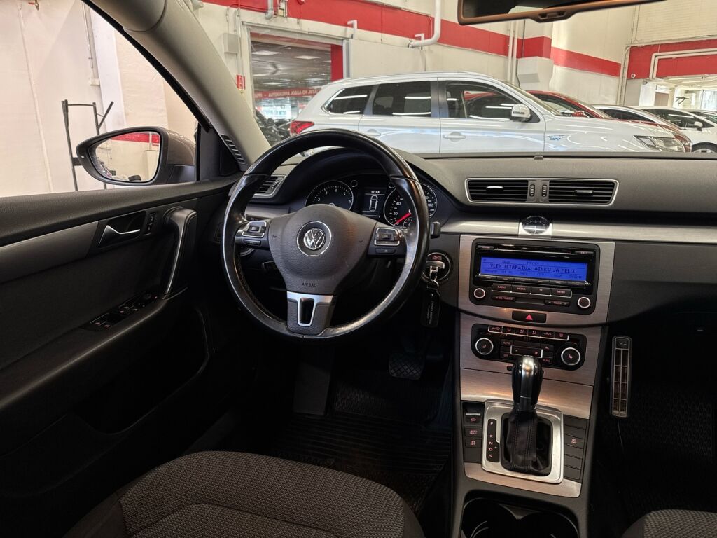 Volkswagen Passat 2011 Ruskea (beige)