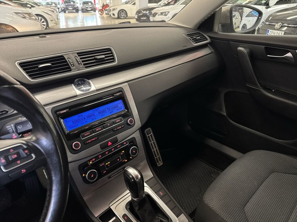 Volkswagen Passat 2011 Ruskea (beige)